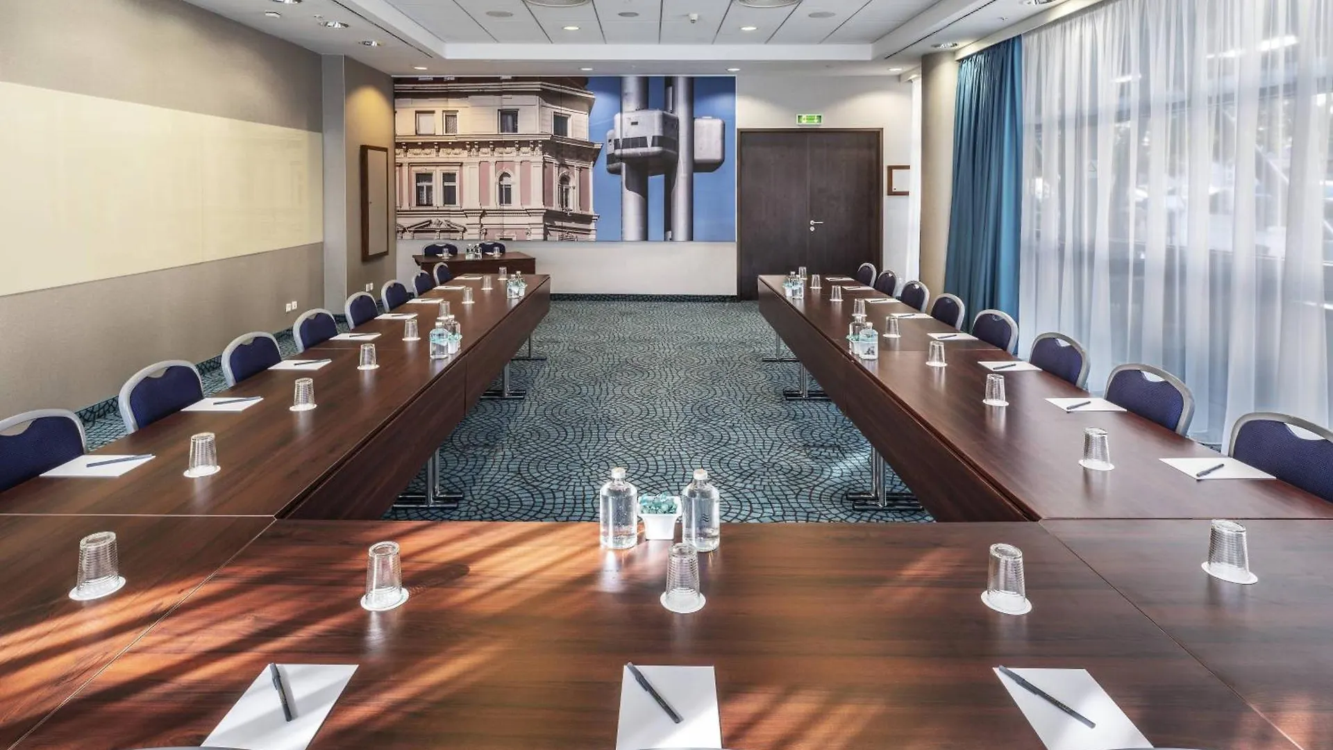 Courtyard By Marriott Prague City