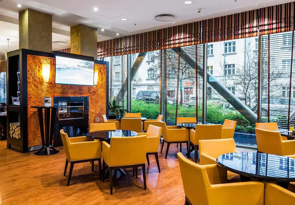 Courtyard By Marriott Prague City 4*,