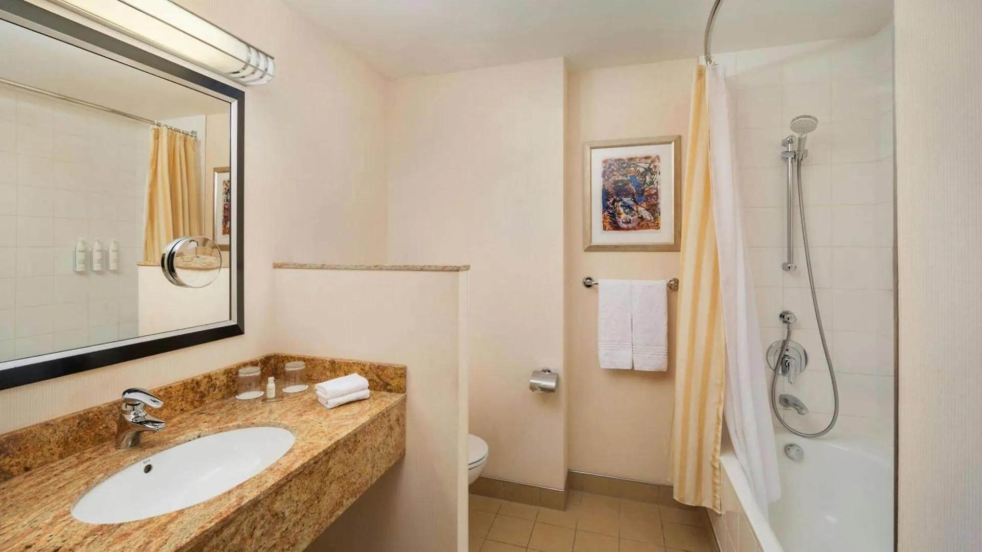 Courtyard By Marriott Prague City Csehország